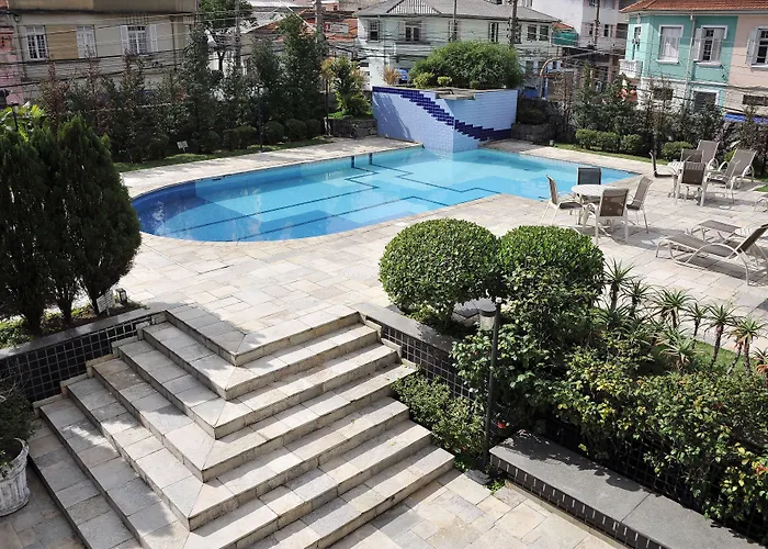 Plaza Inn Small Town Flat